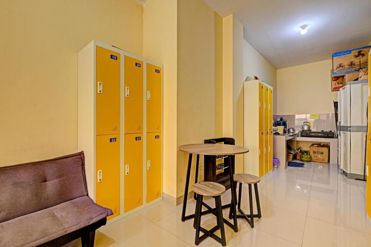 Oyo 91532 Malioboro Guesthouse Jogjakarta Buitenkant foto