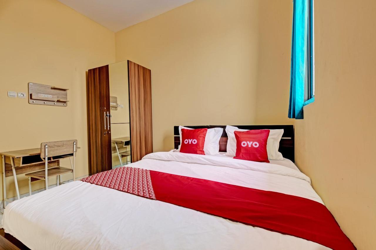 Oyo 91532 Malioboro Guesthouse Jogjakarta Buitenkant foto