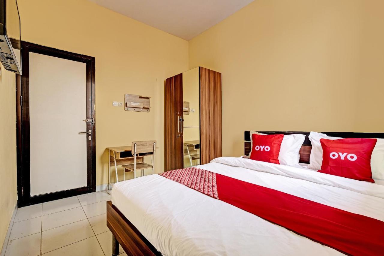 Oyo 91532 Malioboro Guesthouse Jogjakarta Buitenkant foto